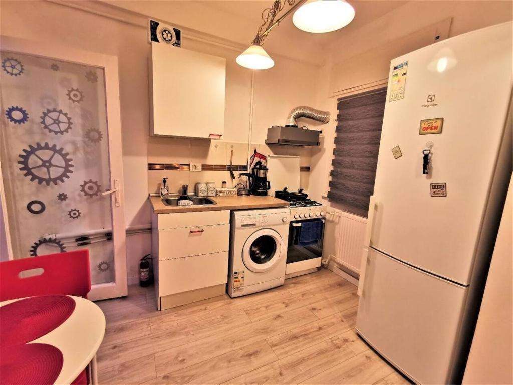 Luxury Piata Universitate Old Town Apartment Bucureşti Ngoại thất bức ảnh